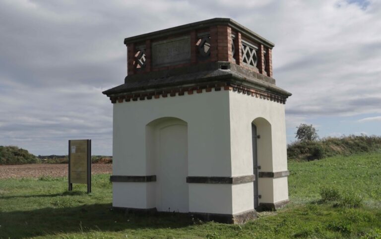 Wandern auf den Spuren der Großenhainer Grundlinie